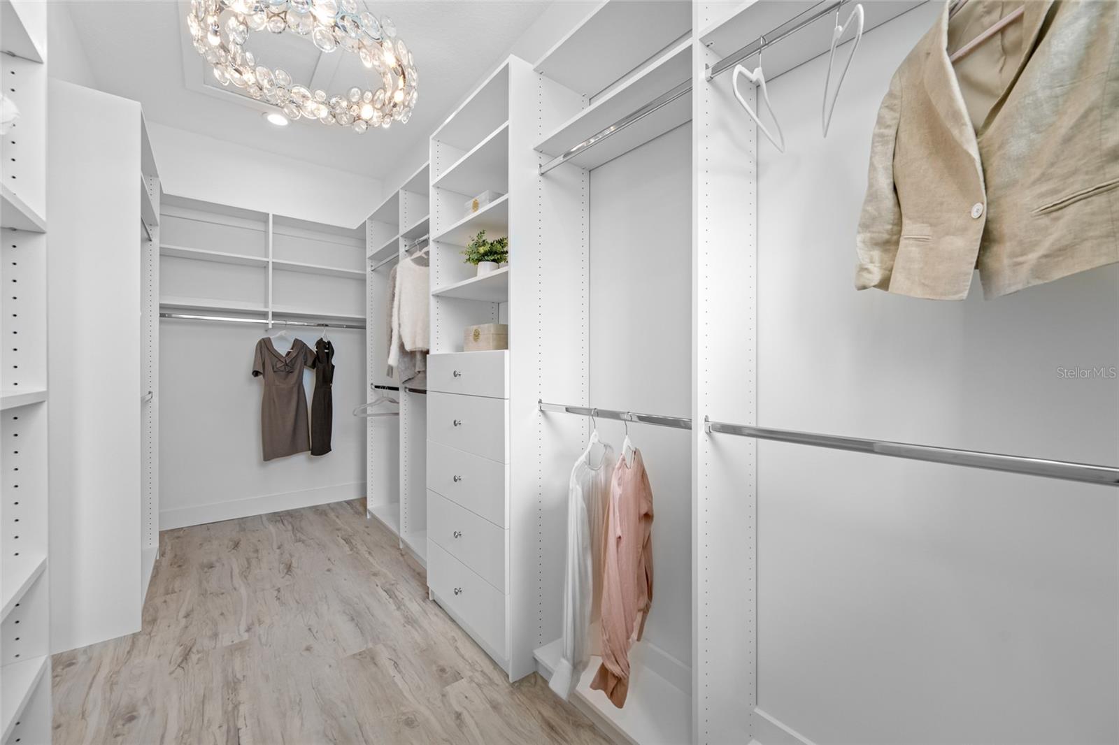 CRYSTAL ISLAND - Residential