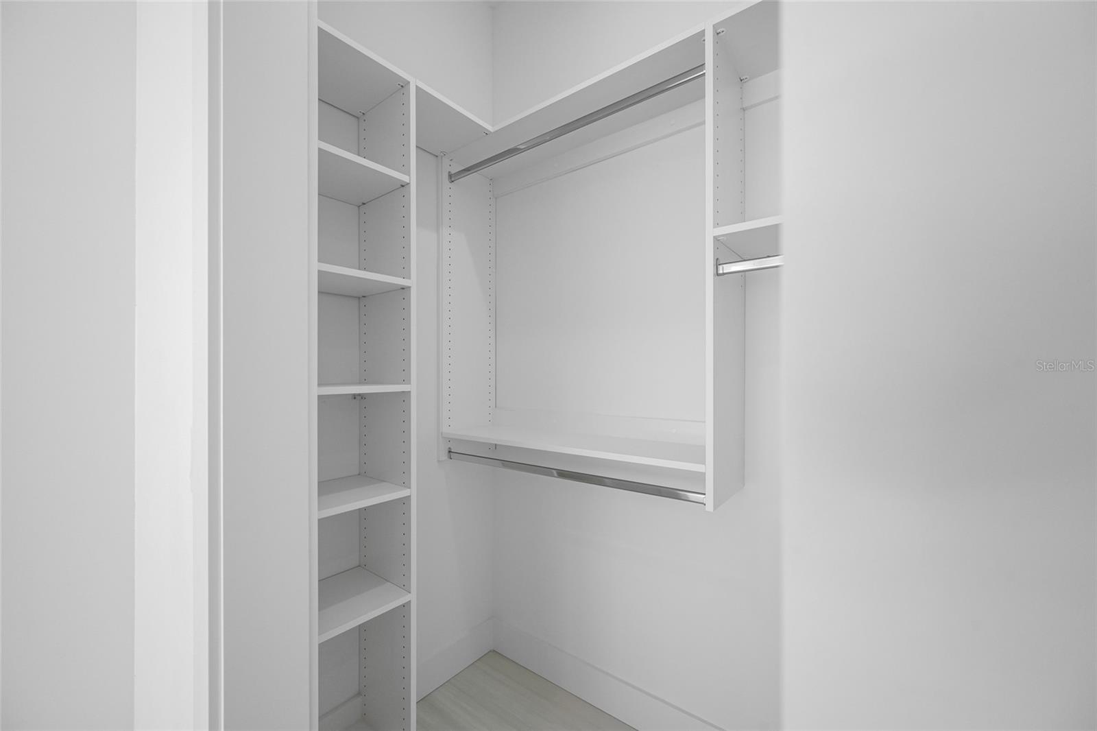 CRYSTAL ISLAND - Residential