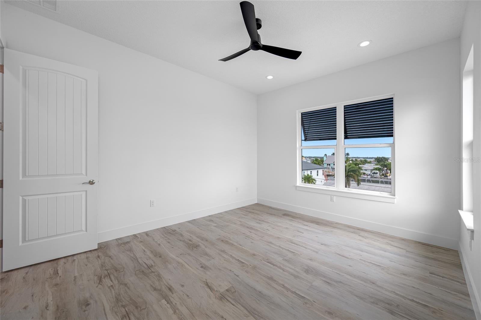 CRYSTAL ISLAND - Residential