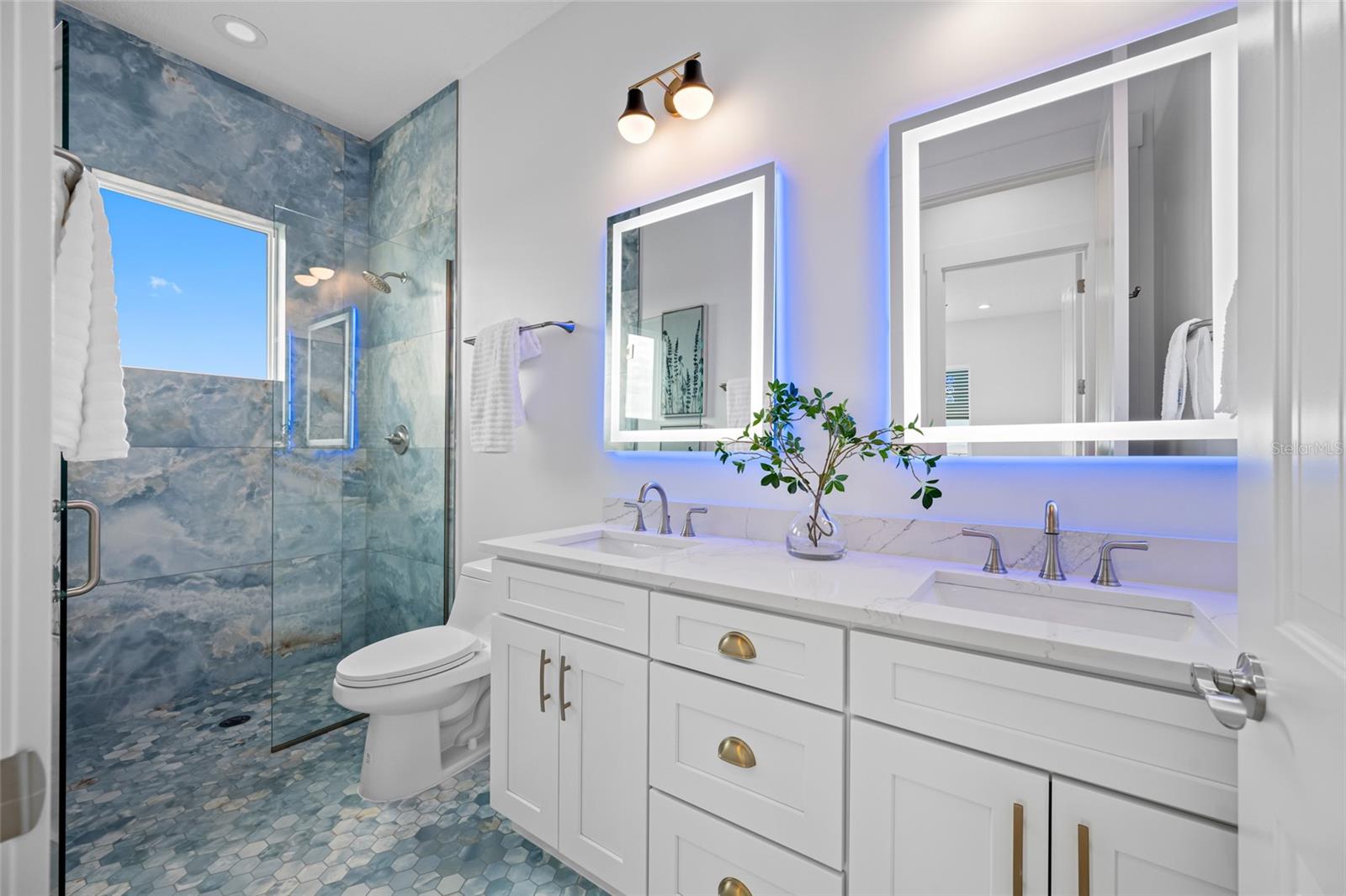 CRYSTAL ISLAND - Residential