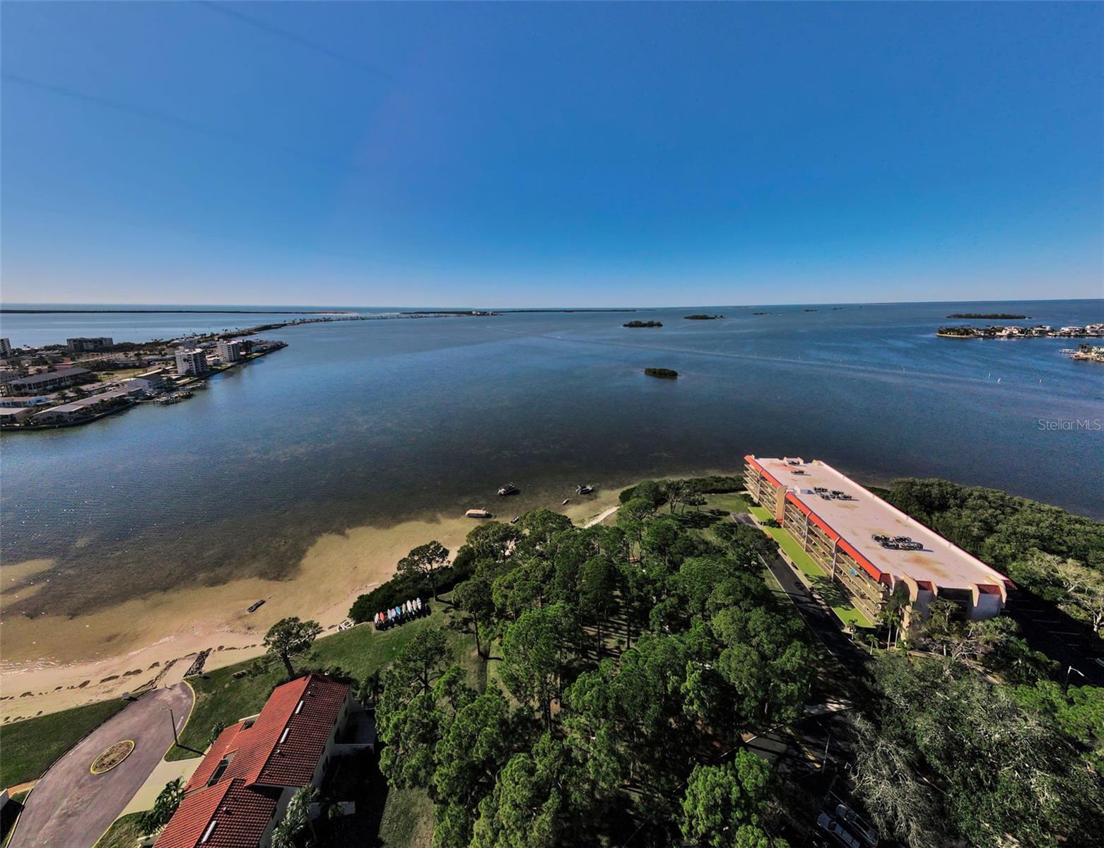 MEDITERRANEAN MANORS - Residential