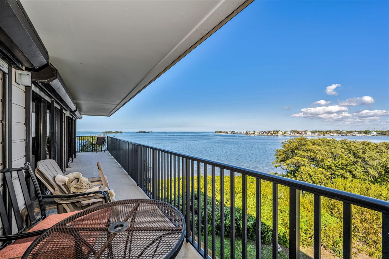 MEDITERRANEAN MANORS - Residential