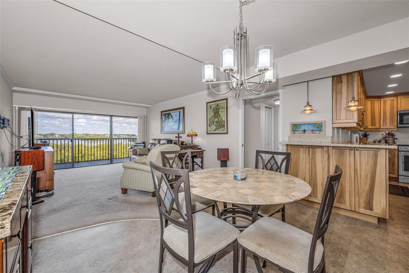 MEDITERRANEAN MANORS - Residential