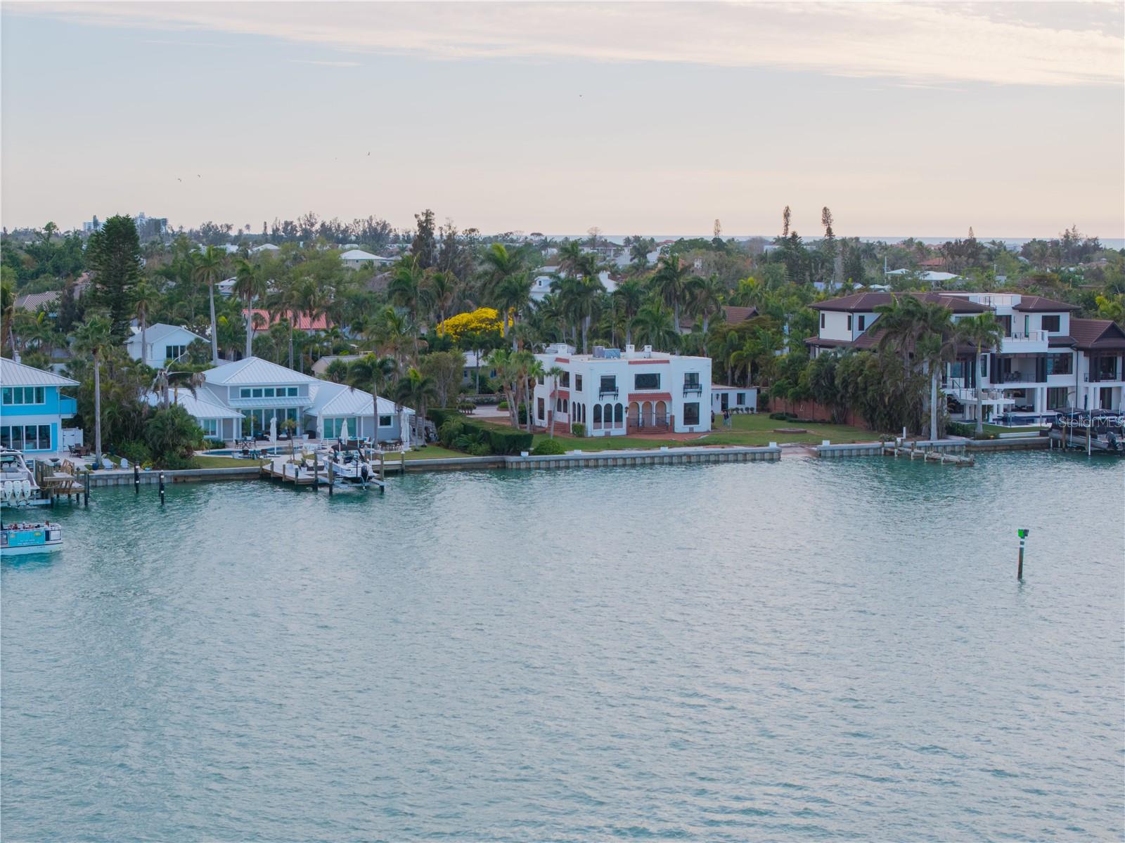 BAY ISLAND - Residential