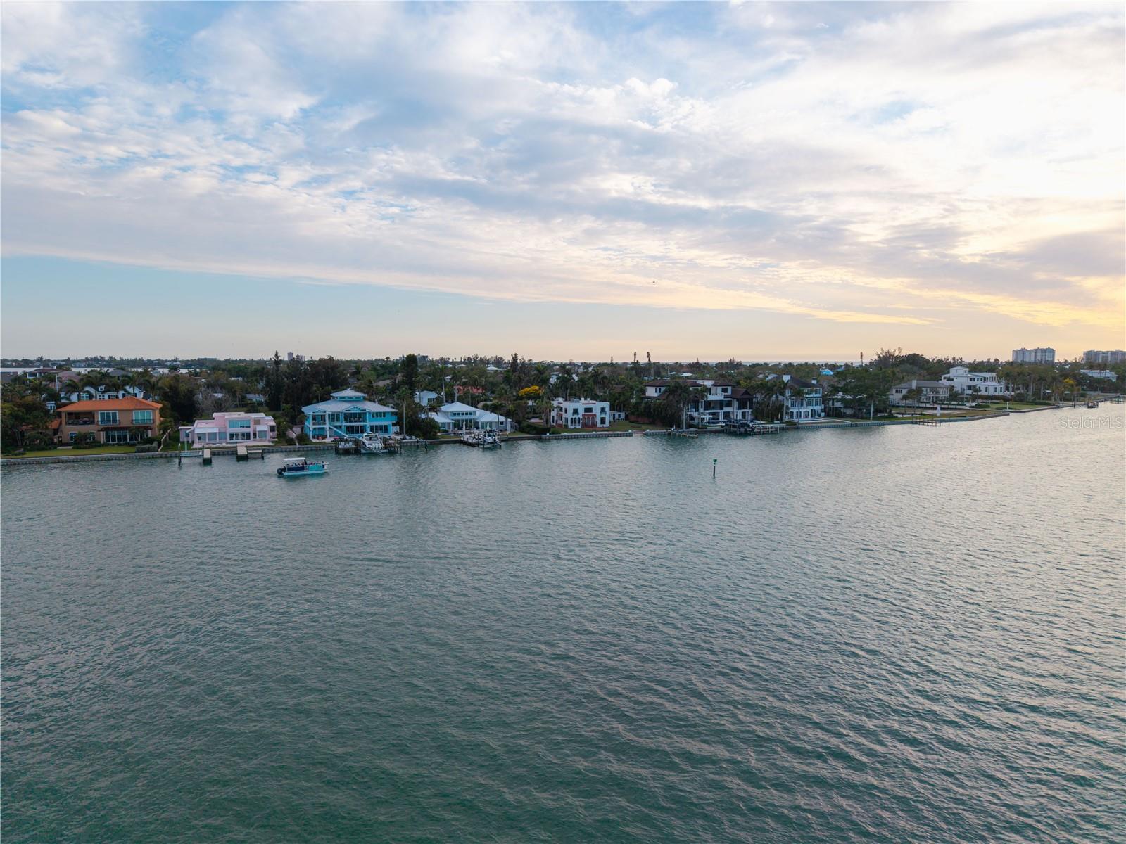 BAY ISLAND - Residential