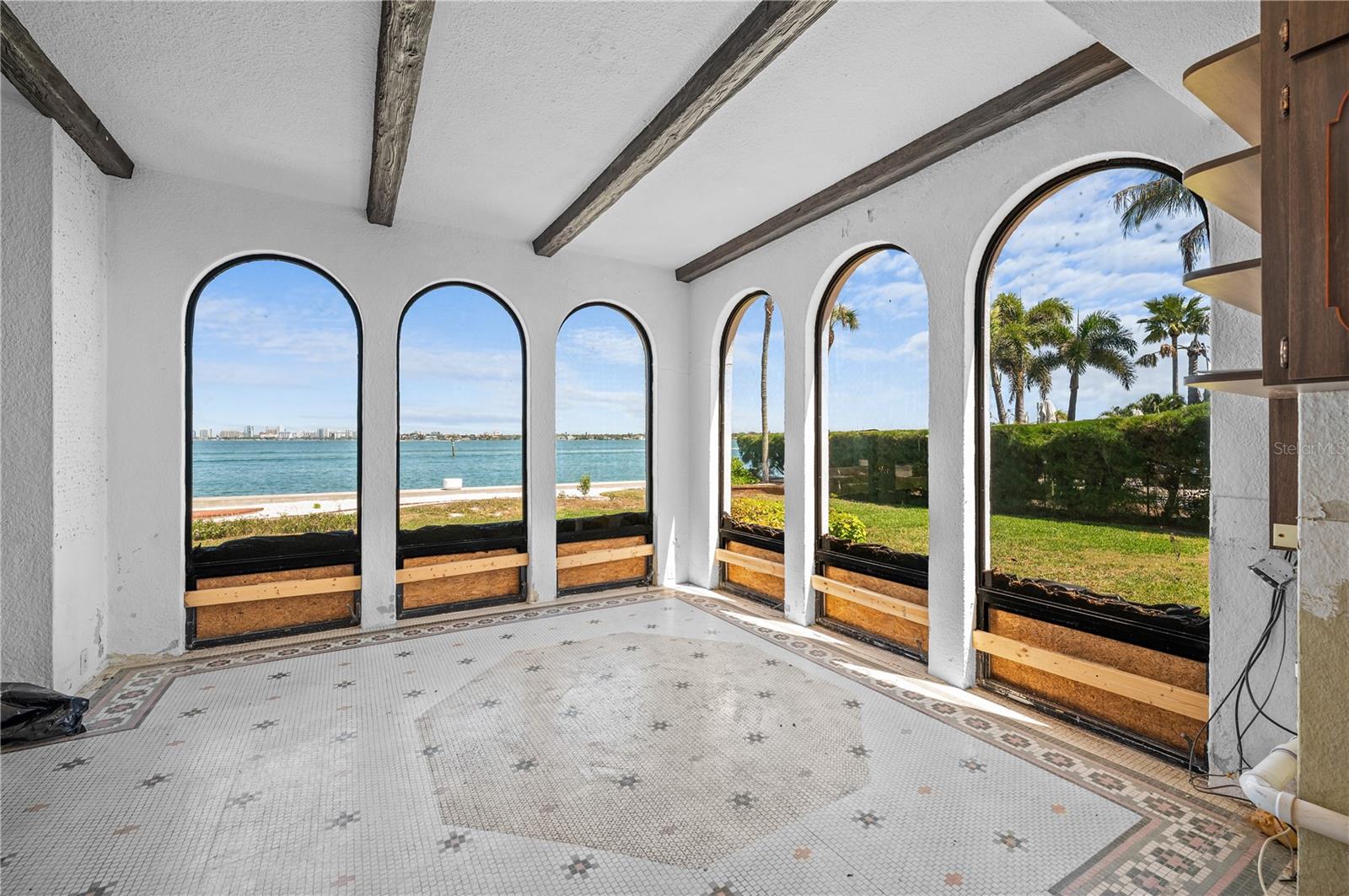 BAY ISLAND - Residential