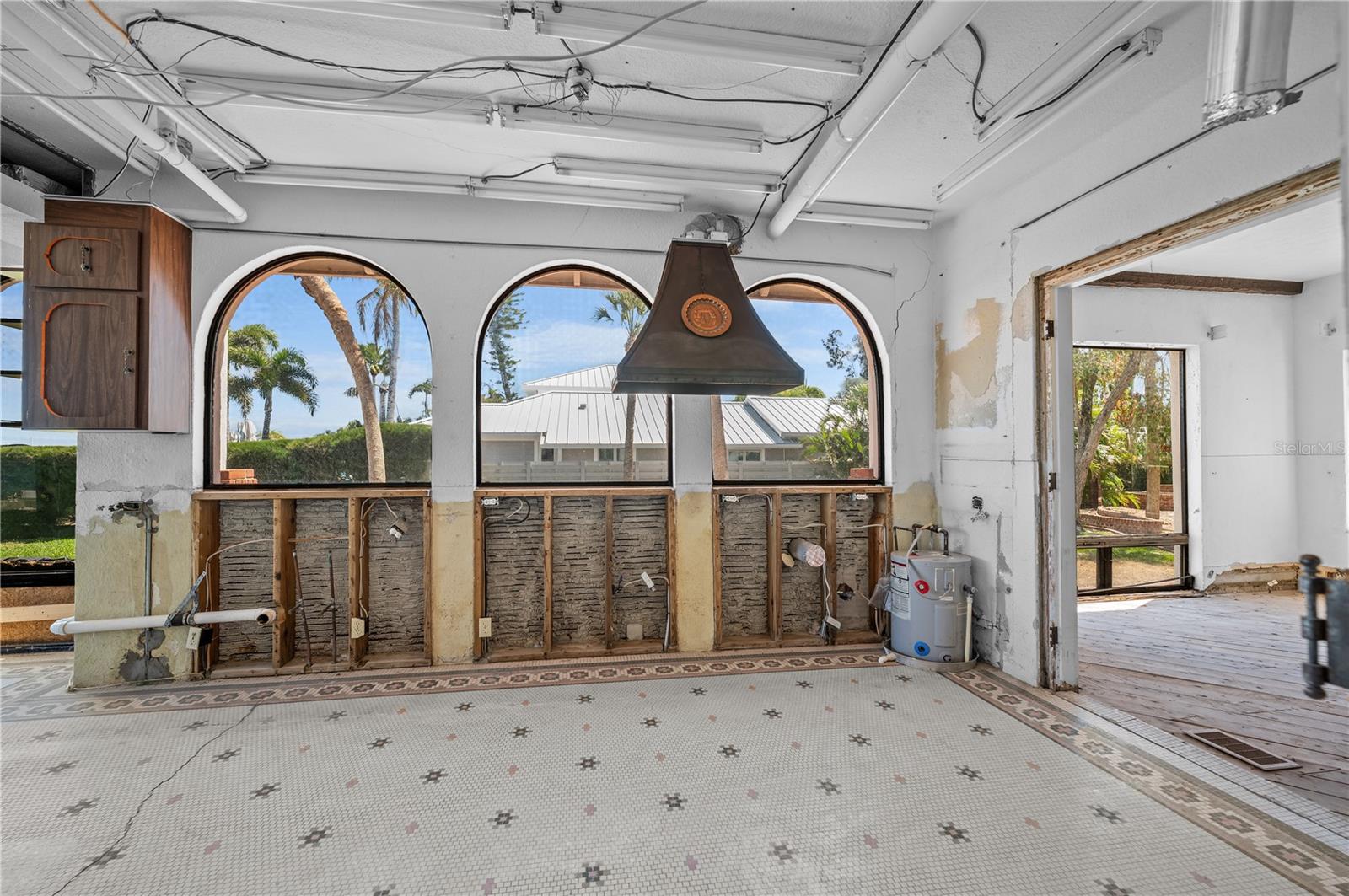 BAY ISLAND - Residential