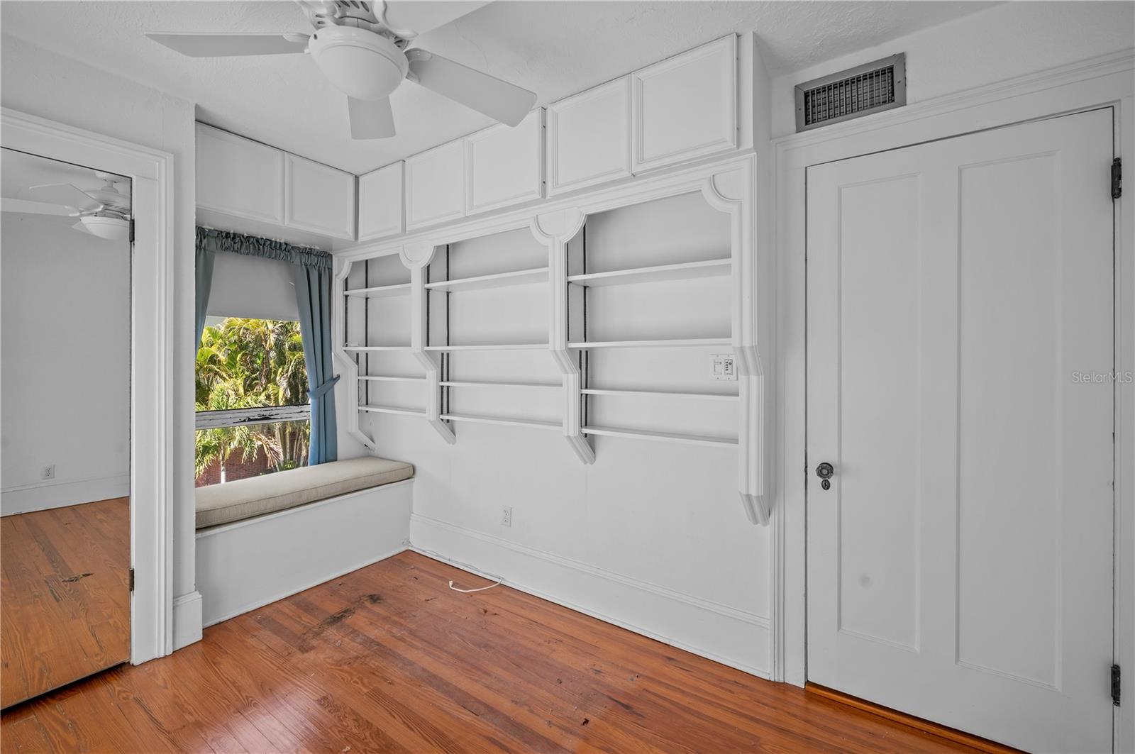 BAY ISLAND - Residential