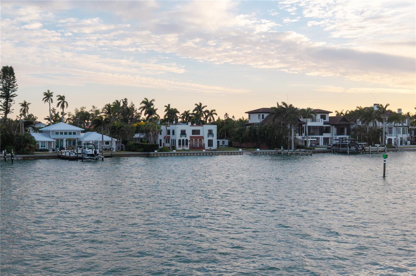 BAY ISLAND - Residential