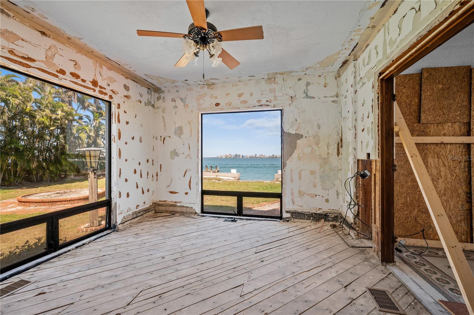 BAY ISLAND - Residential