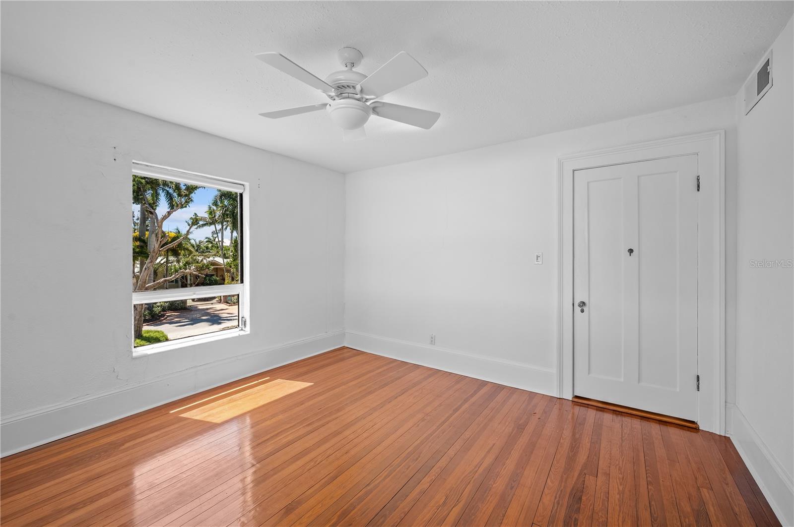 BAY ISLAND - Residential