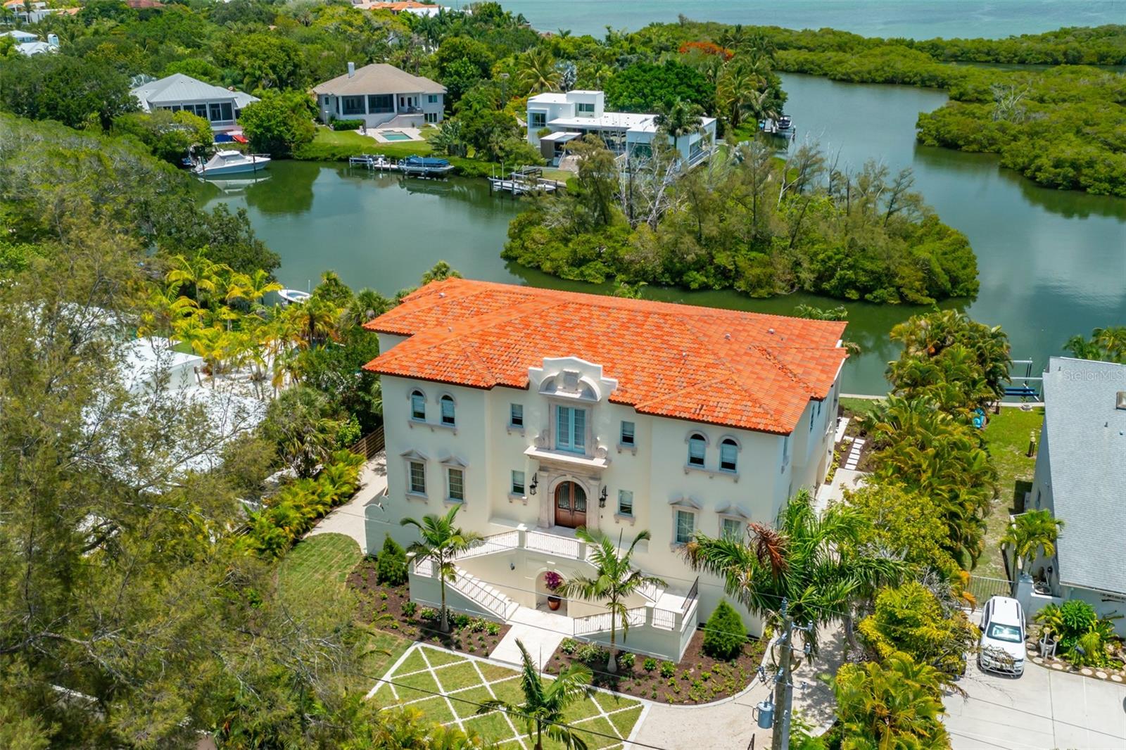 COCOANUT BAYOU - Residential