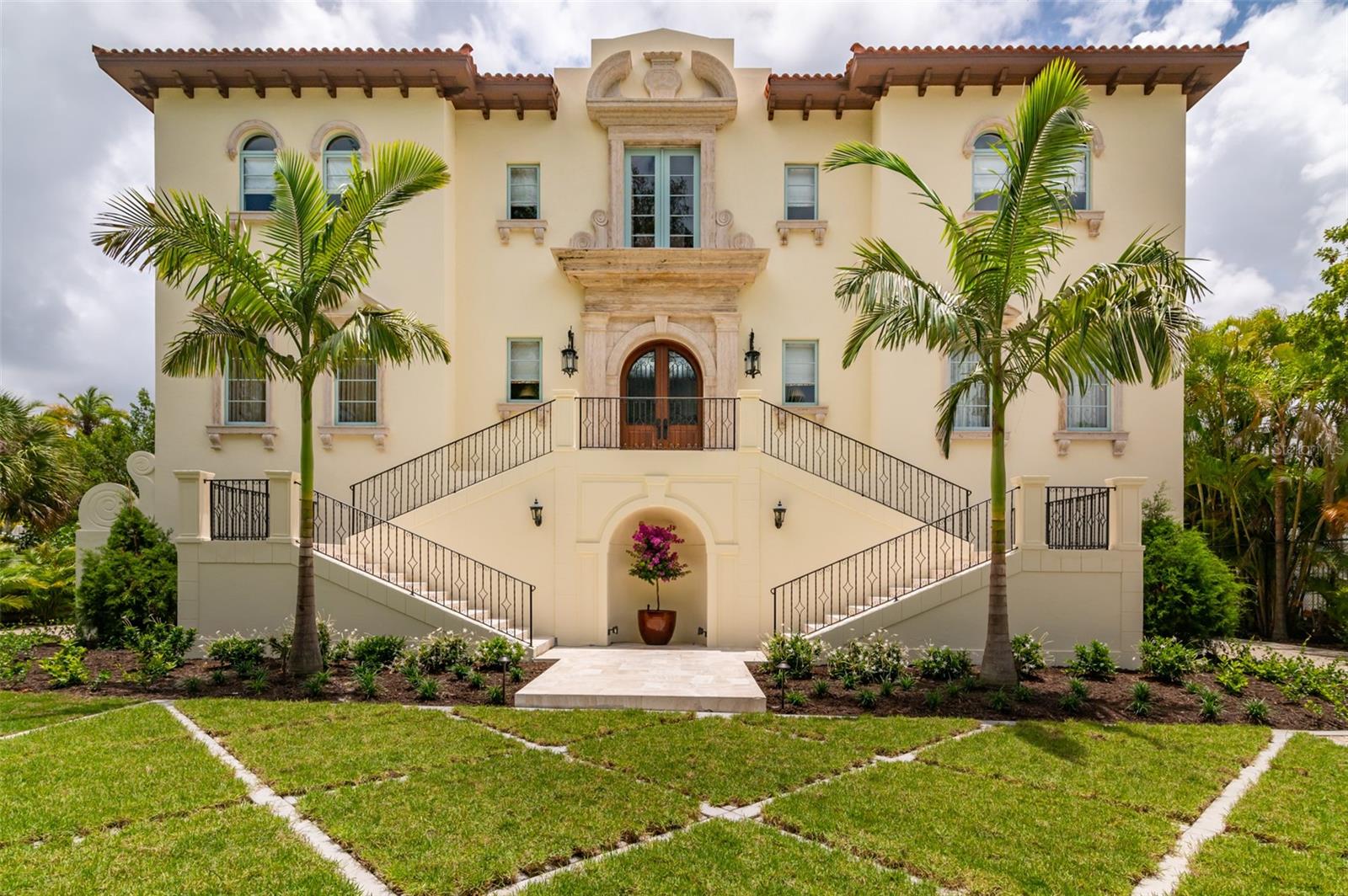 COCOANUT BAYOU - Residential