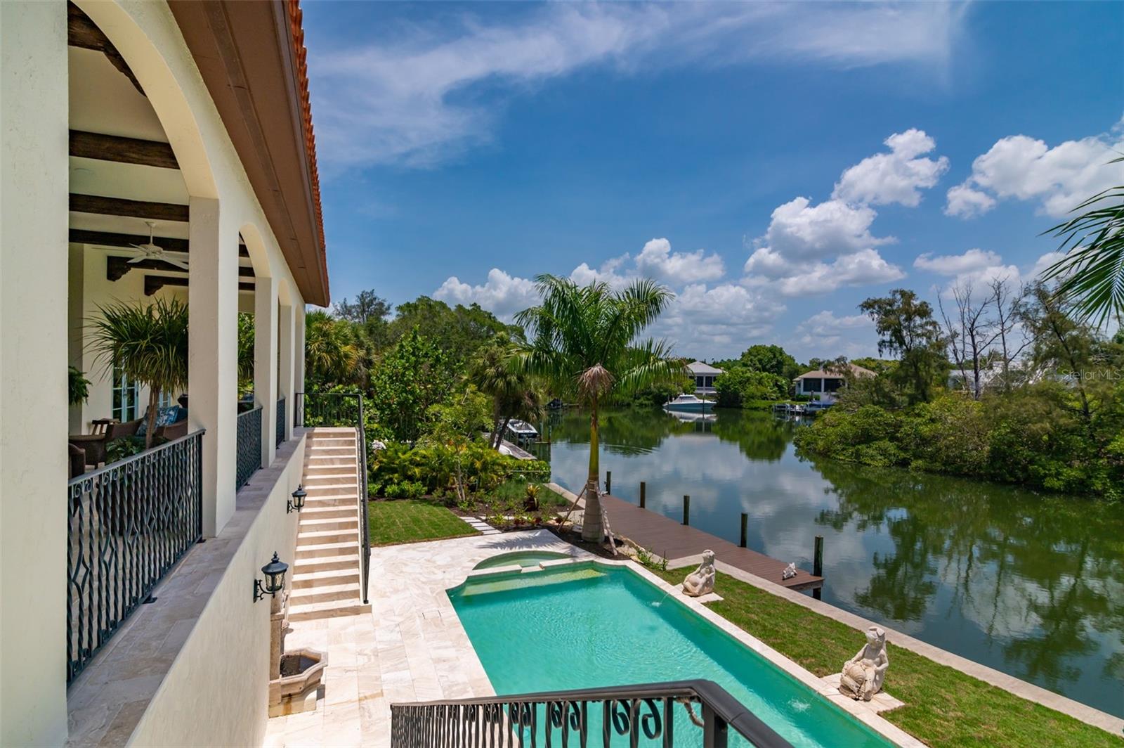 COCOANUT BAYOU - Residential