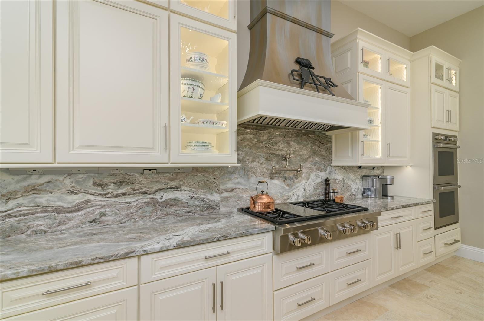 COCOANUT BAYOU - Residential