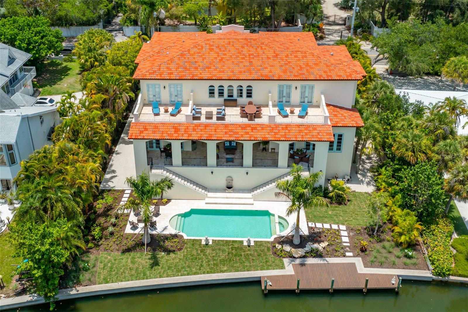 COCOANUT BAYOU - Residential