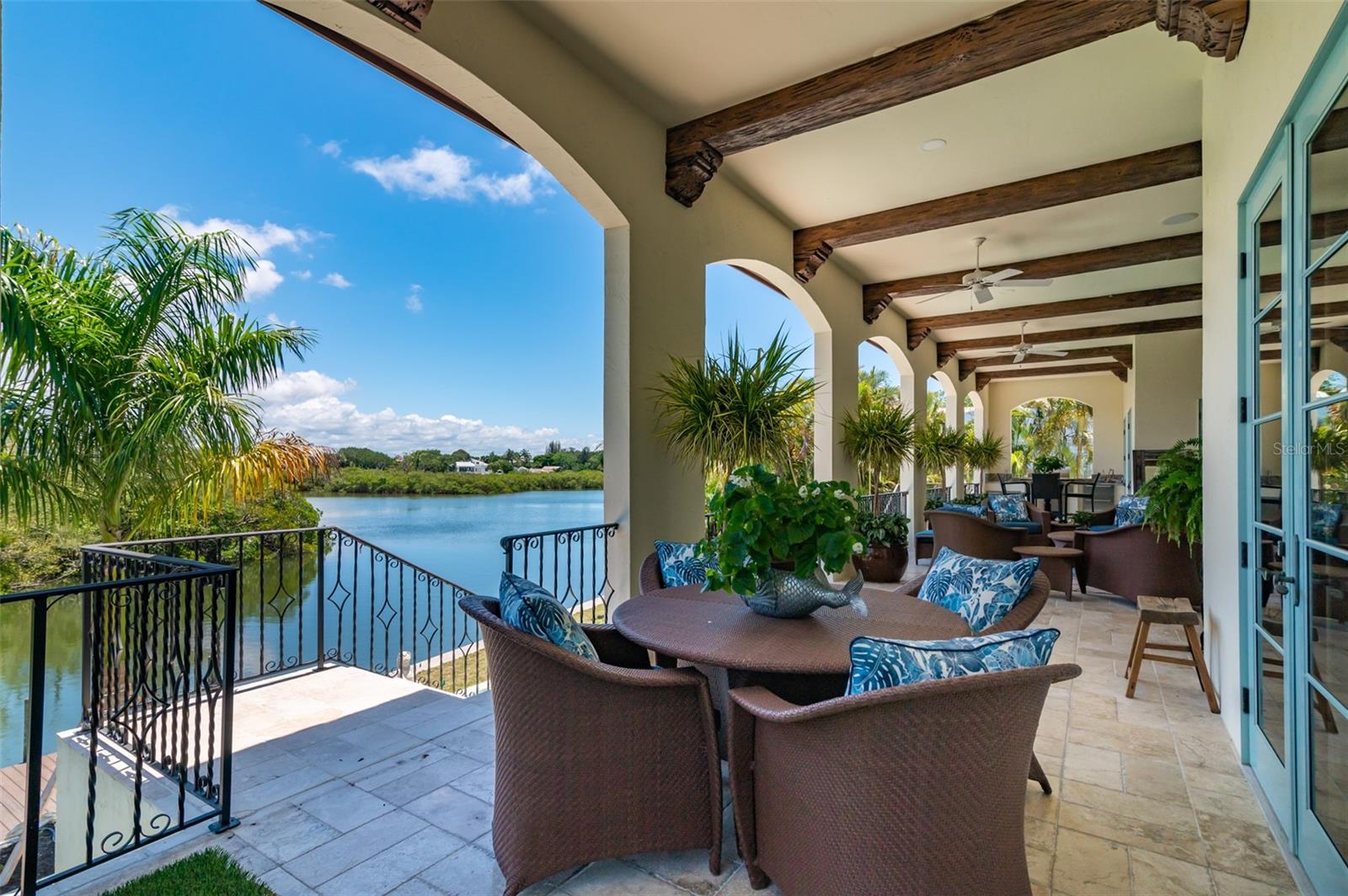 COCOANUT BAYOU - Residential