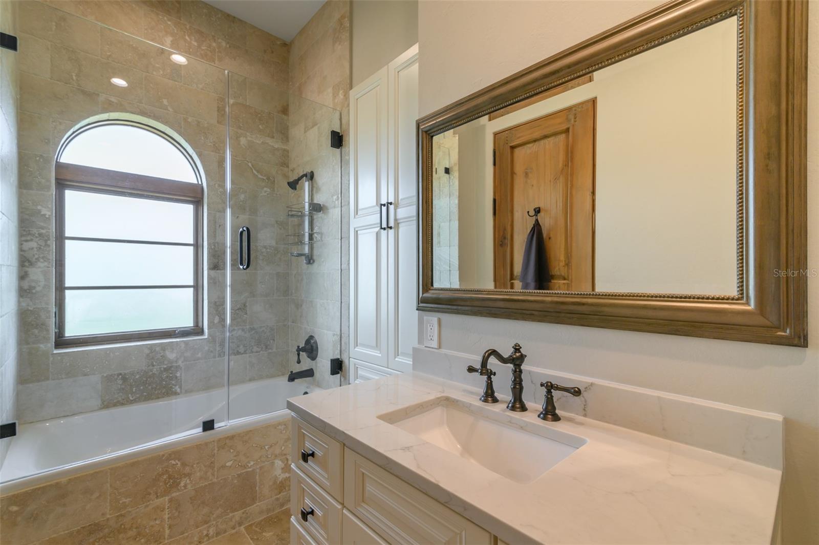 COCOANUT BAYOU - Residential