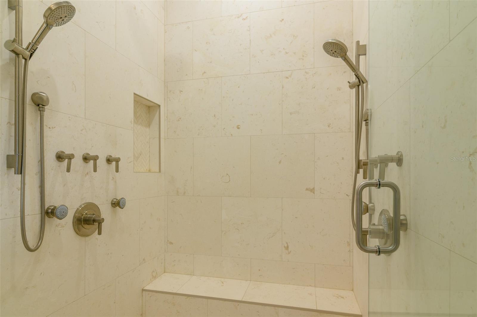 COCOANUT BAYOU - Residential