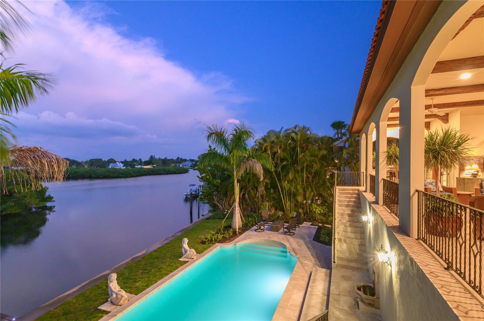 COCOANUT BAYOU - Residential