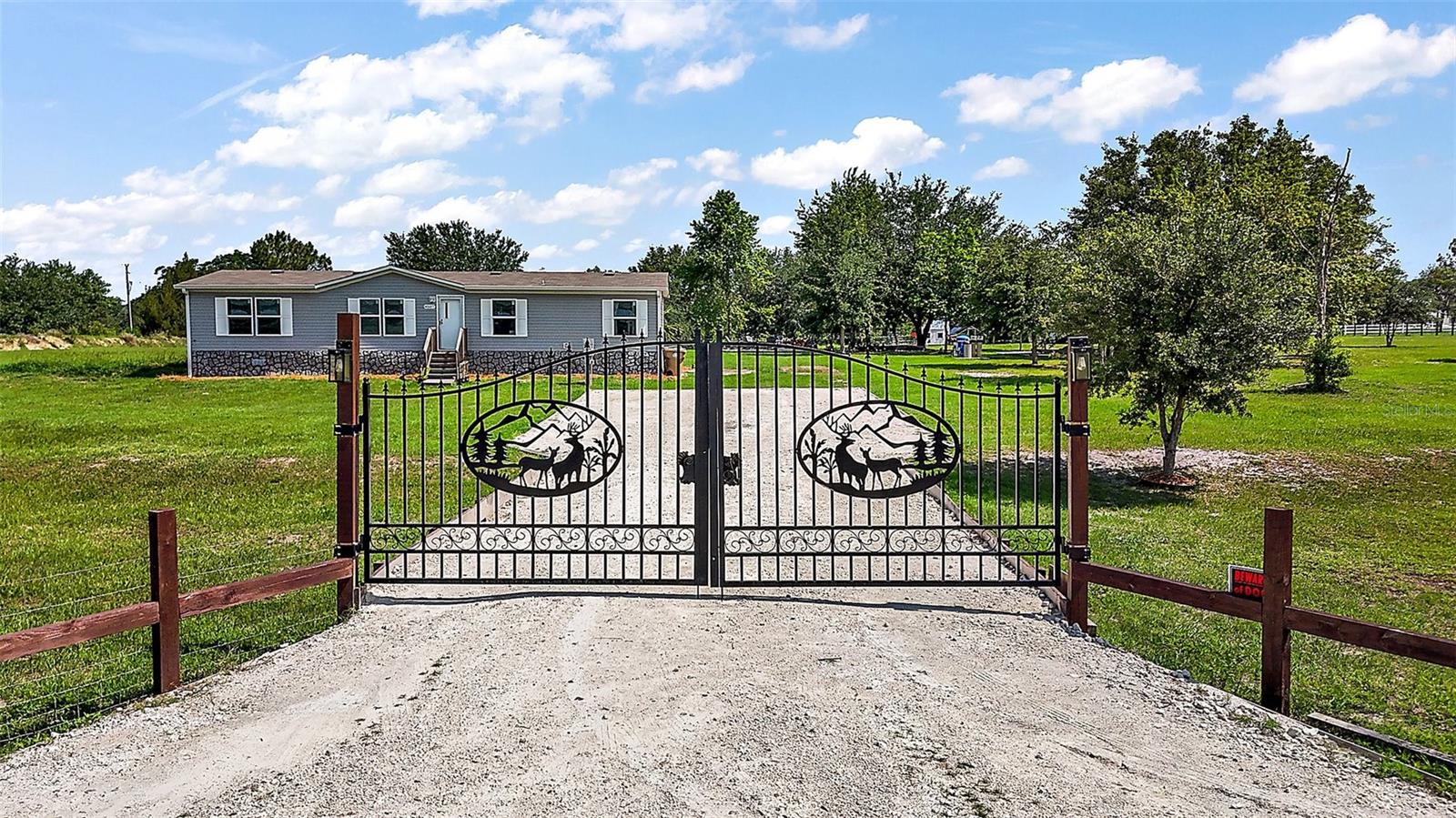 8507 STRAWBERRY FIELDS CT
