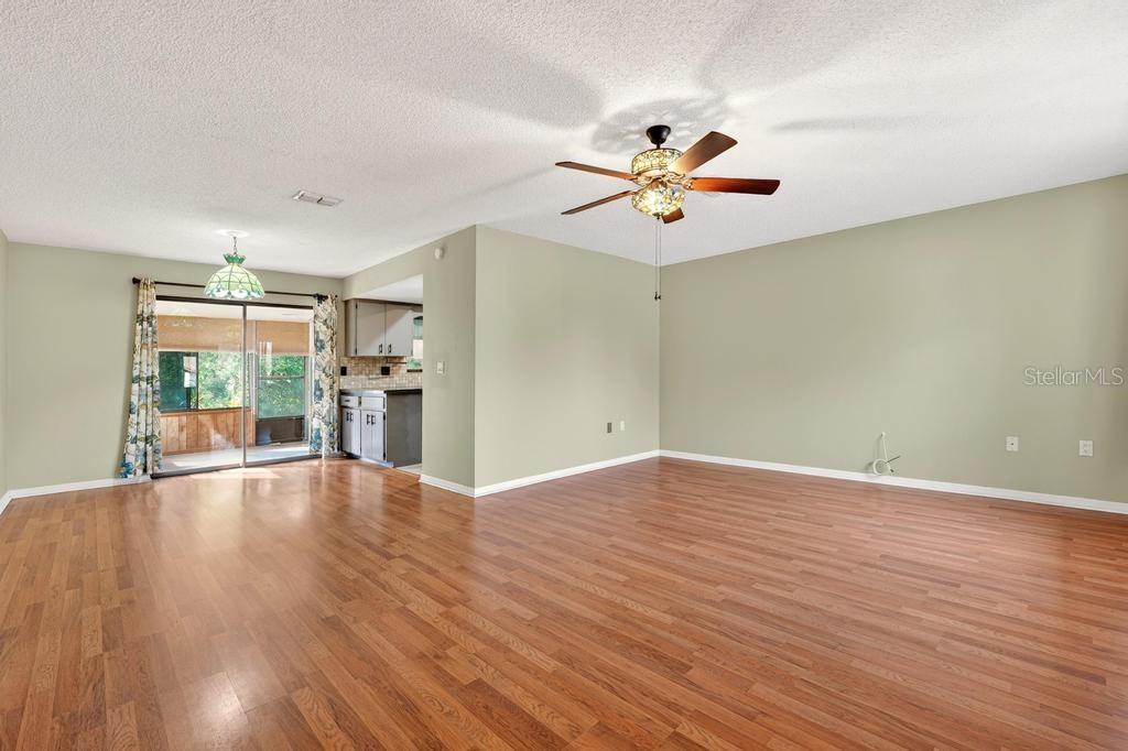 2475 S PARKVIEW AVENUE