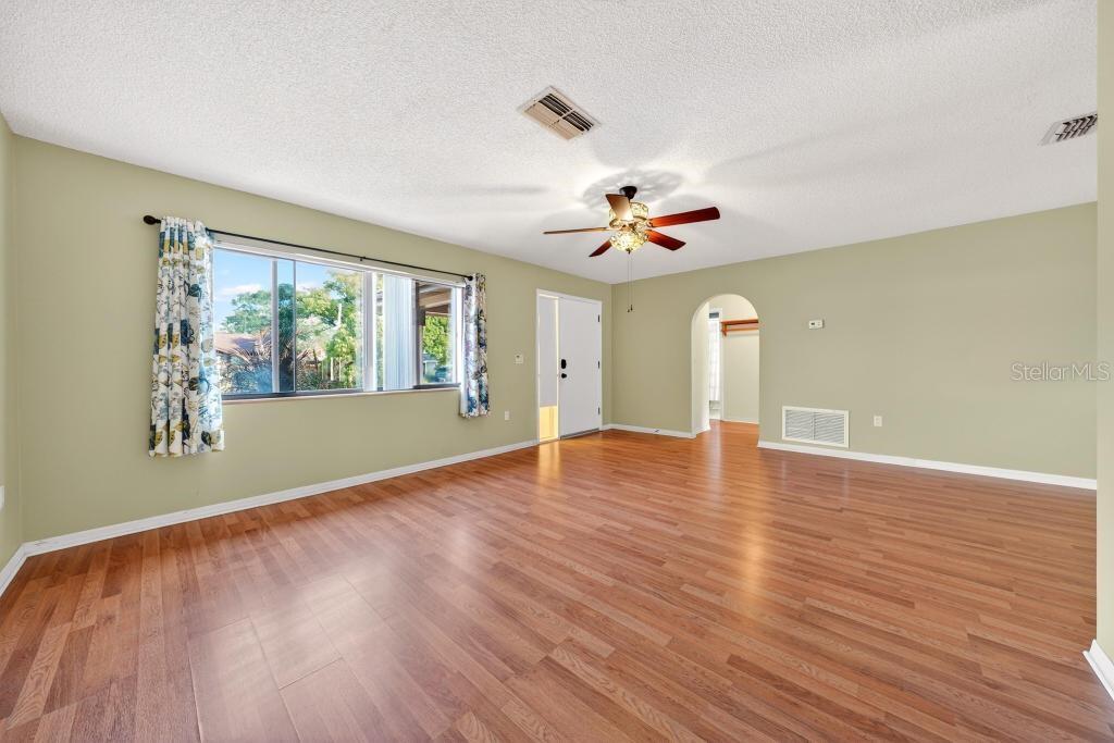 2475 S PARKVIEW AVENUE