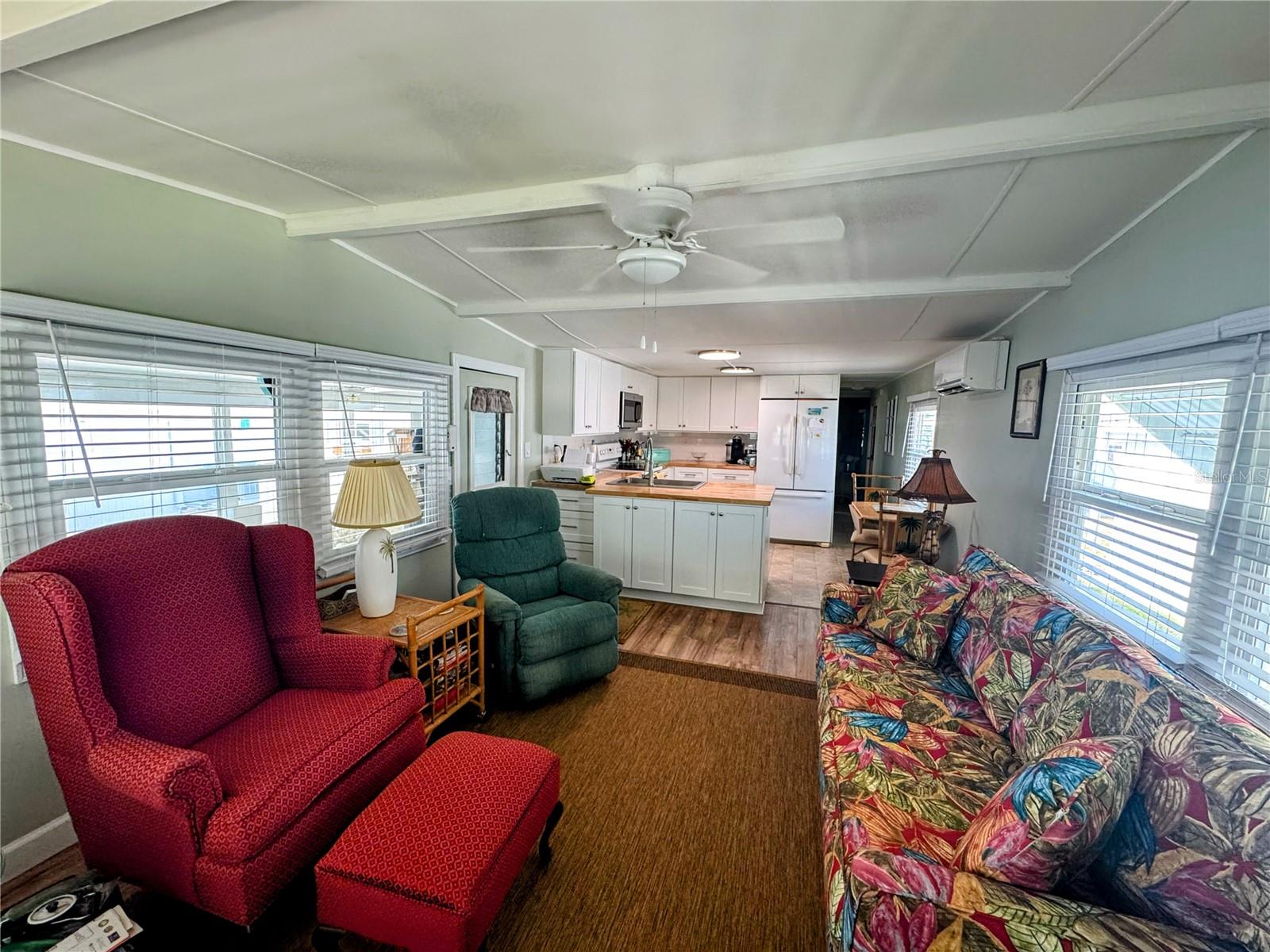 211 SOUTHWINDS DRIVE