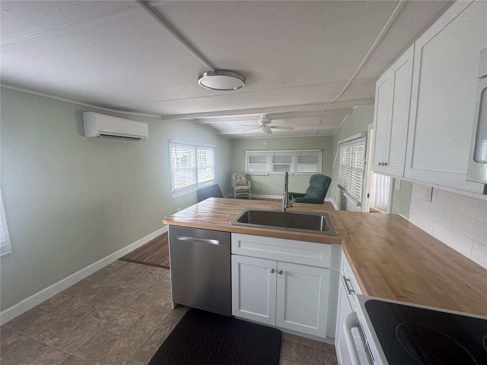 211 SOUTHWINDS DRIVE