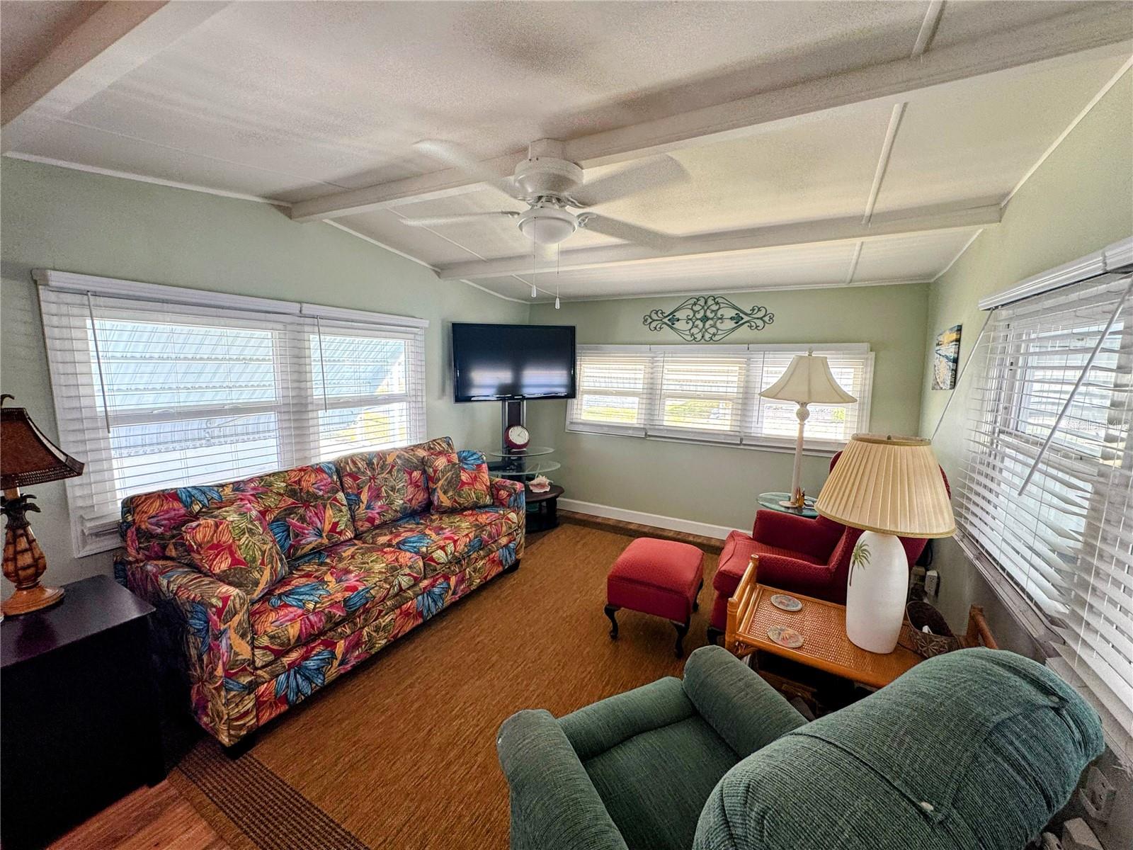 211 SOUTHWINDS DRIVE