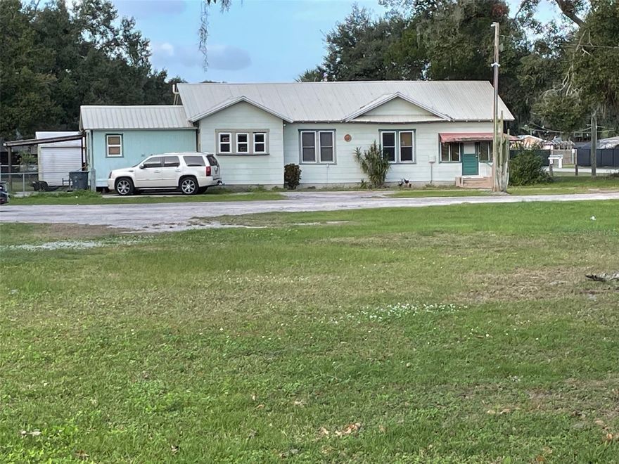 Three (3) bedroom / 1.5 bath home on 1.4 acres with 195 ft frontage on Gibsonton Drive close to I75 Gibsonton ramp. Corner property. (double lot) under single parcel number with septic and county water; potential commercial opportunity. Please review Seller's Property Disclosure attached.