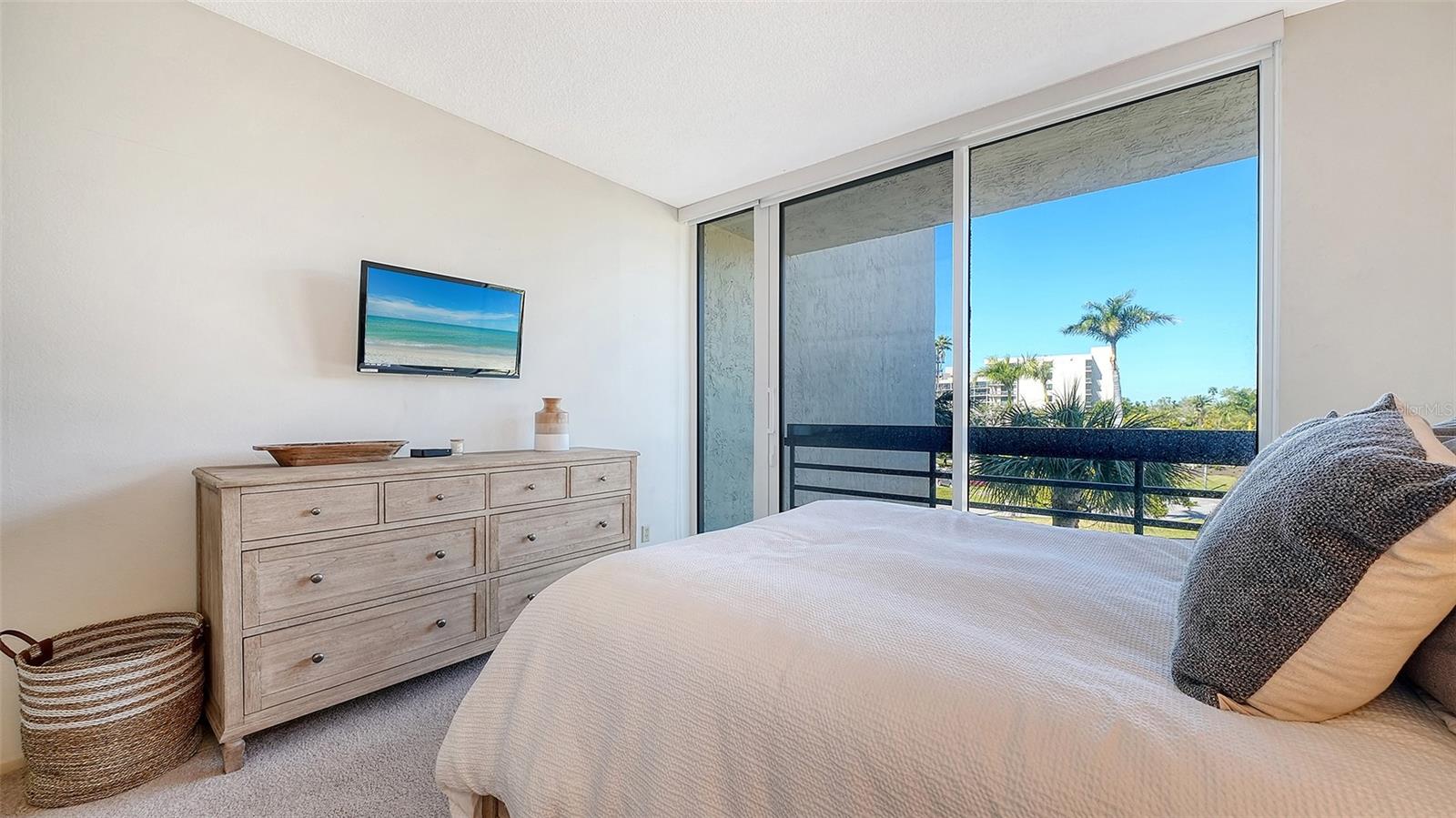 BEACHPLACE III - Residential