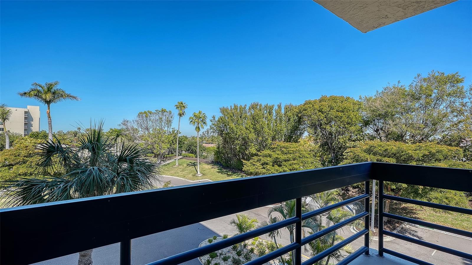 BEACHPLACE III - Residential