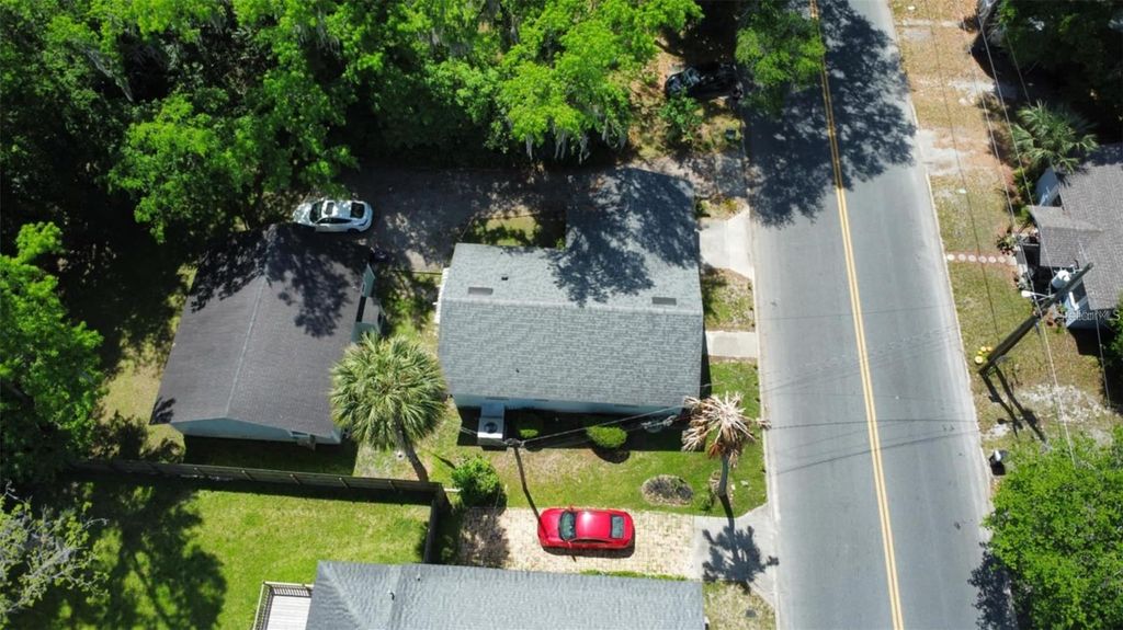 Photo of 221 SE 9th Street, Gainesville, FL 32601 (MLS # GC538266)