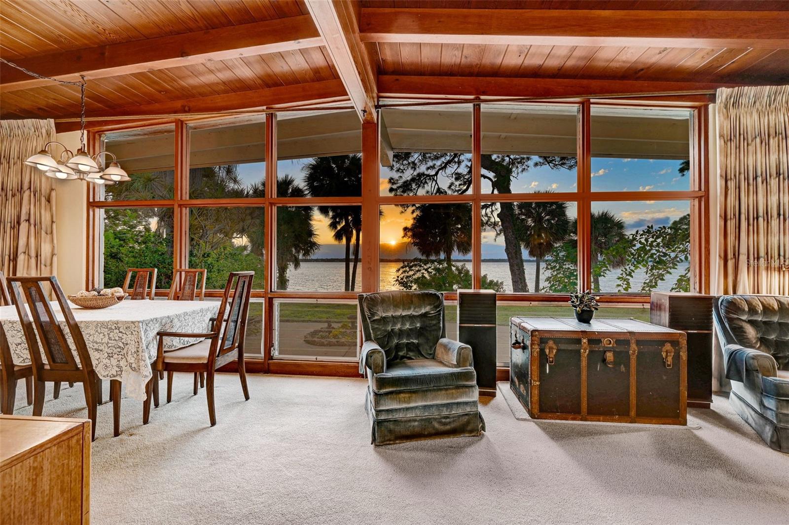 2885 S TROPICAL TRAIL