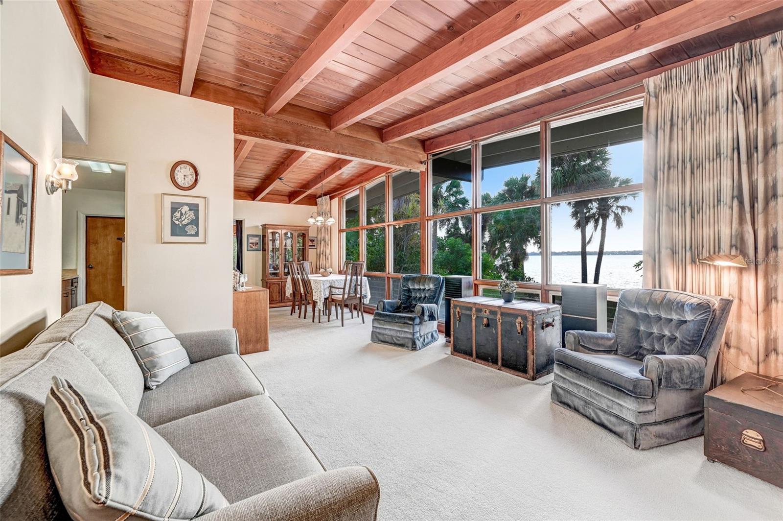 2885 S TROPICAL TRAIL