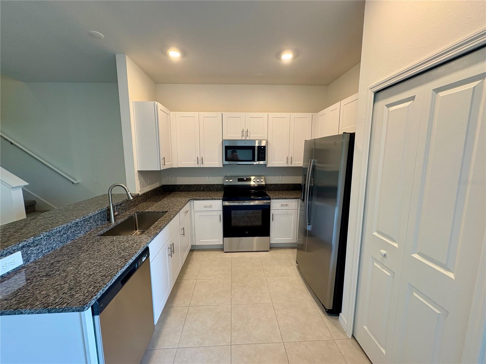 STONEGATE PRESERVE TOWNHOMES - Residential Lease