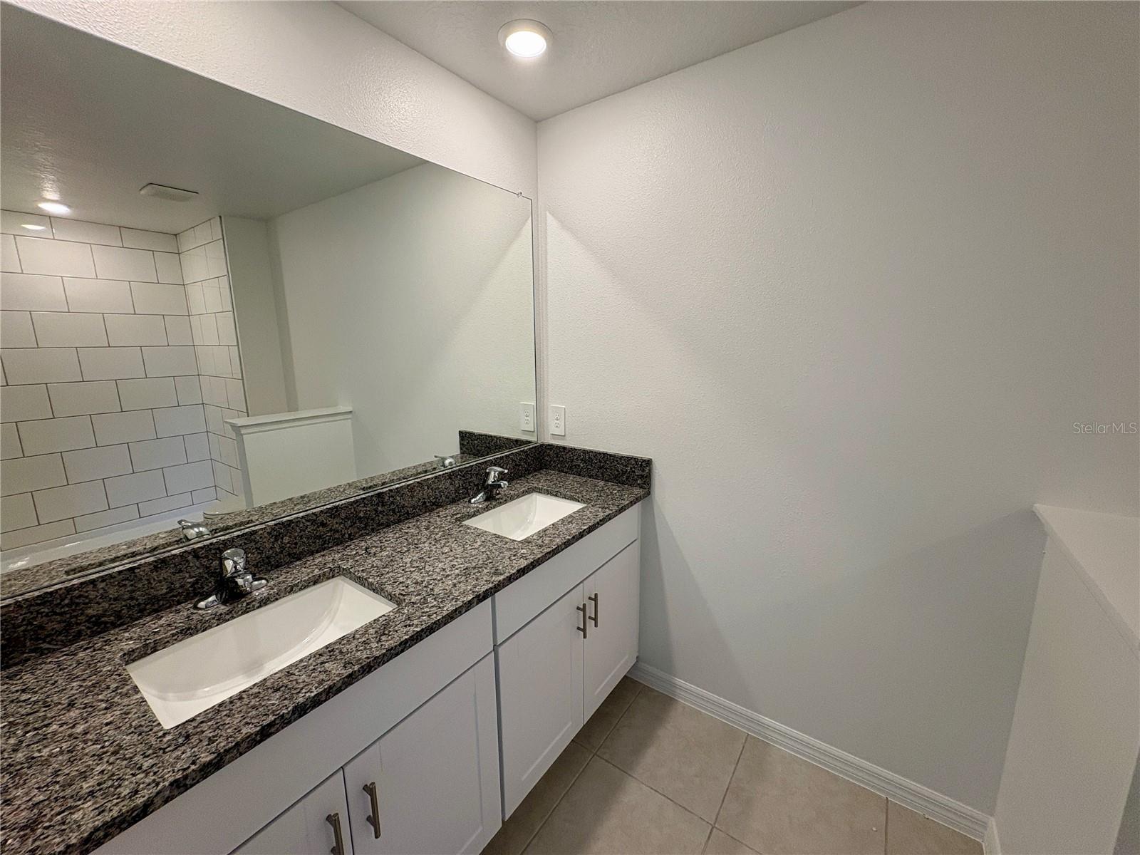 STONEGATE PRESERVE TOWNHOMES - Residential Lease