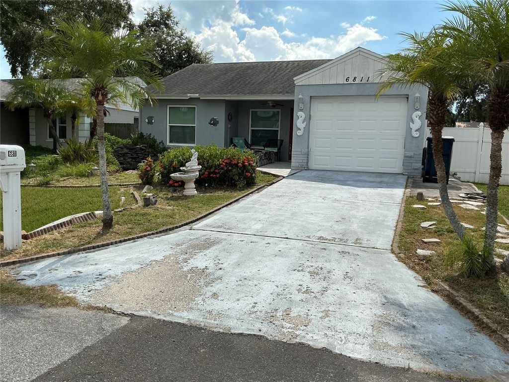 Photo of 6811 S Gabrielle Street, Tampa, FL 33611 (MLS # TB8415322)