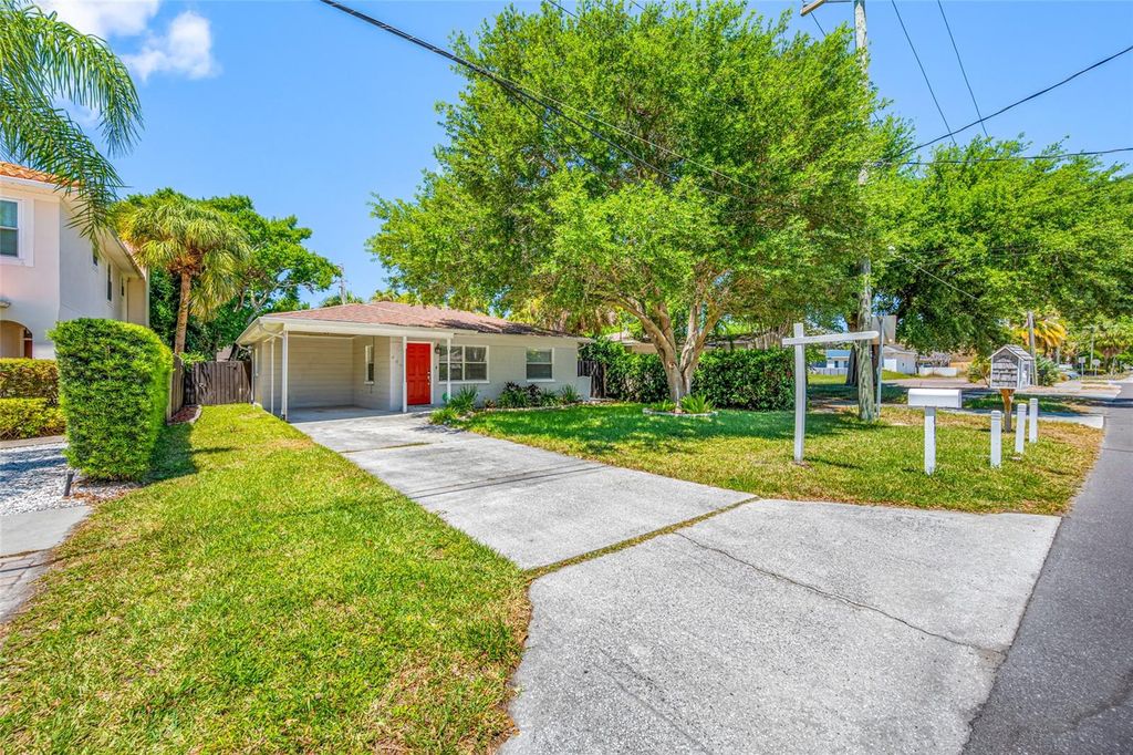 Photo of 407 S Habana Avenue, Tampa, FL 33609 (MLS # TB8501290)