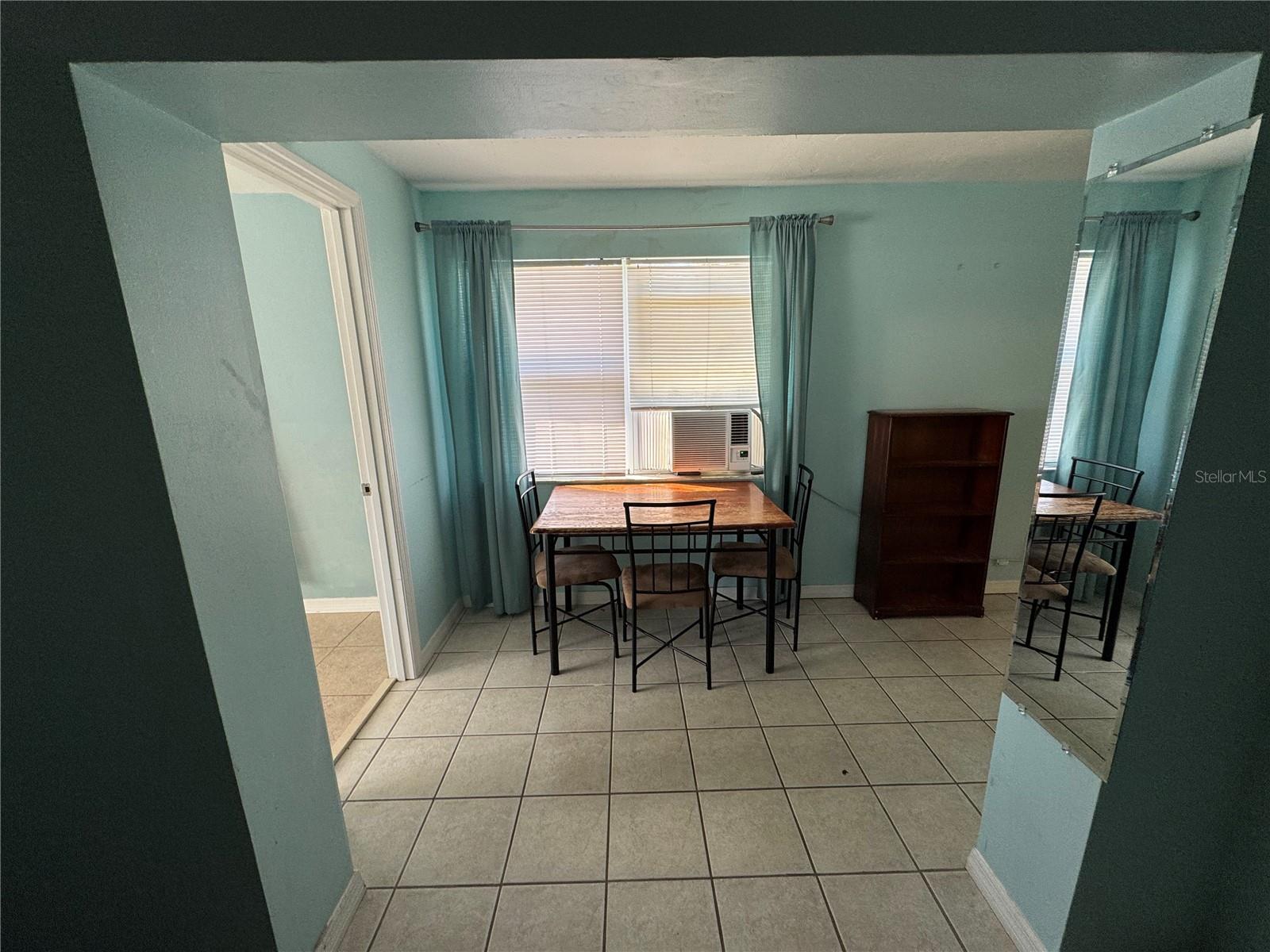 BEACH MANOR - Residential Lease