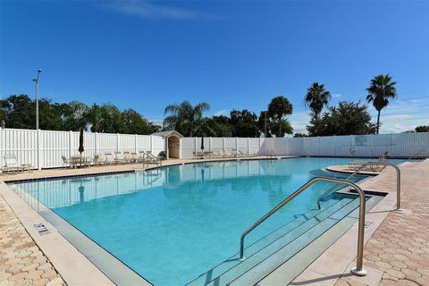 A home in ELLENTON