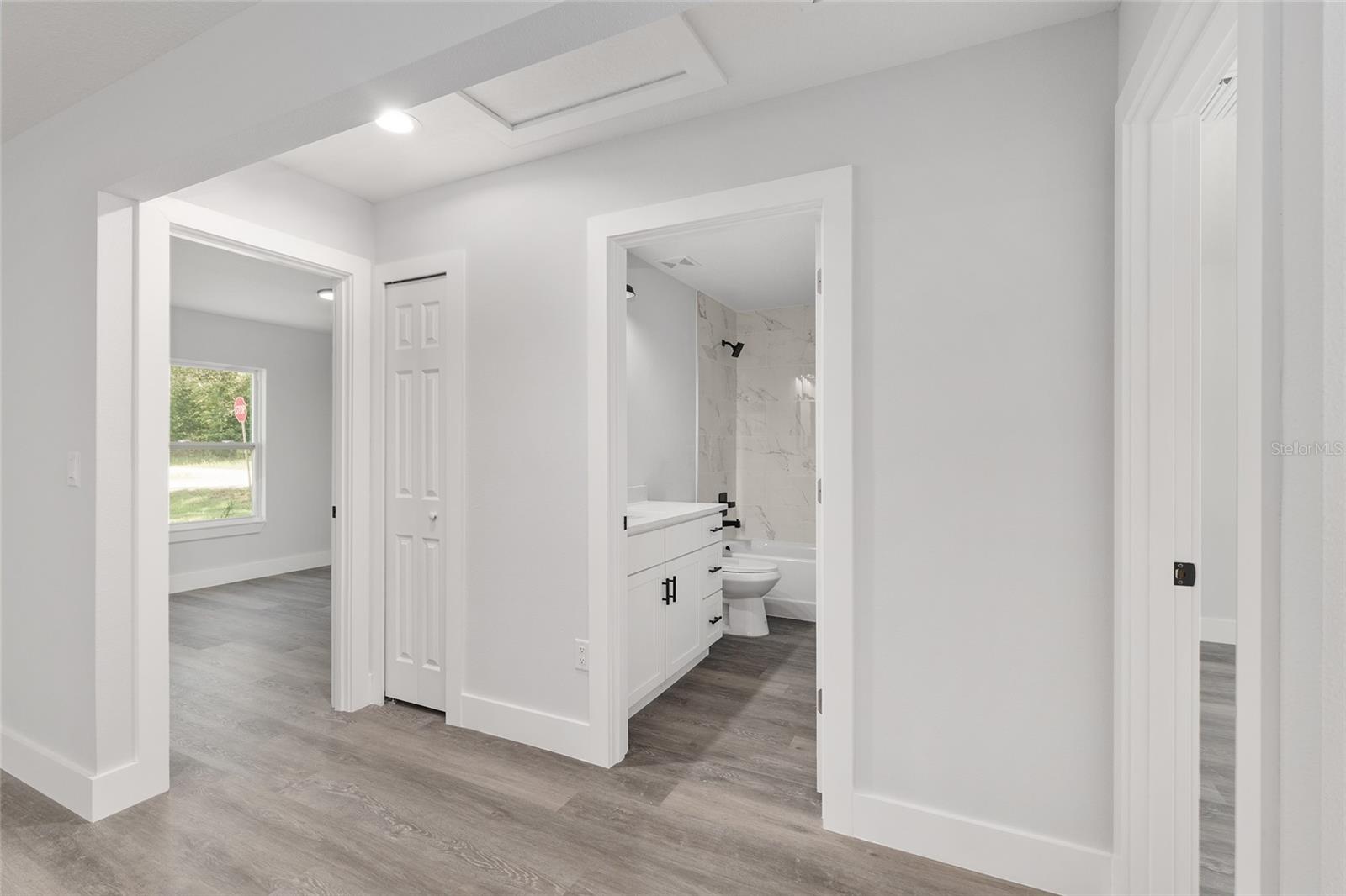MARION OAKS - Residential