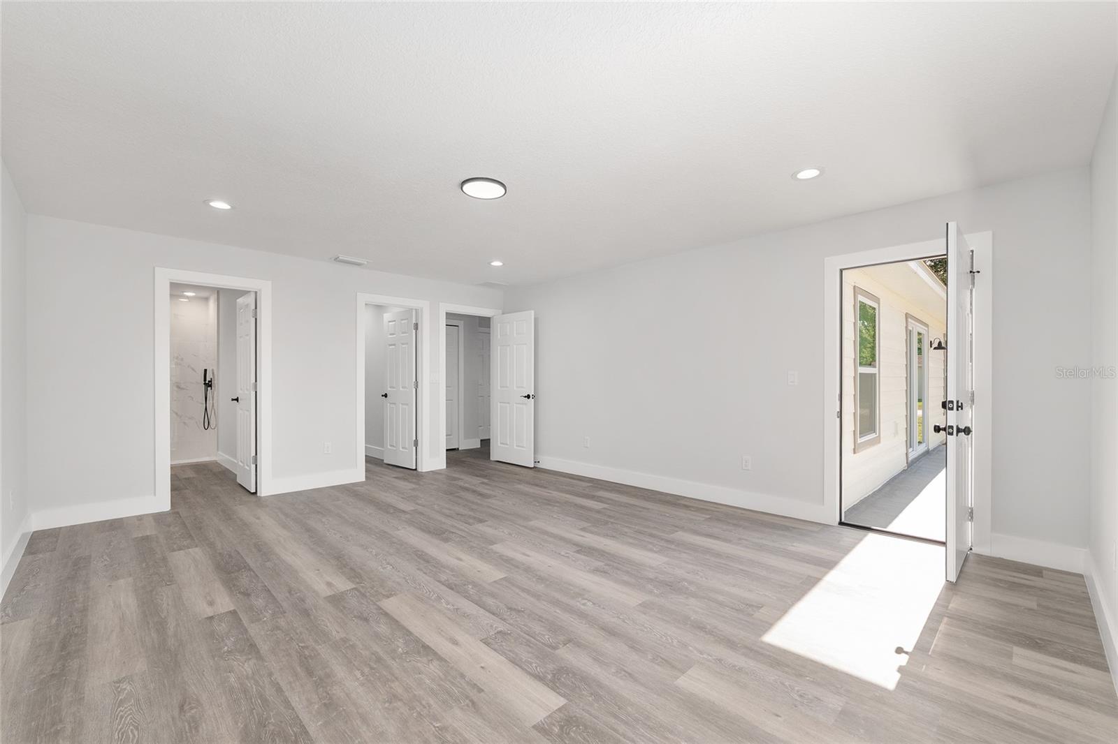 MARION OAKS - Residential
