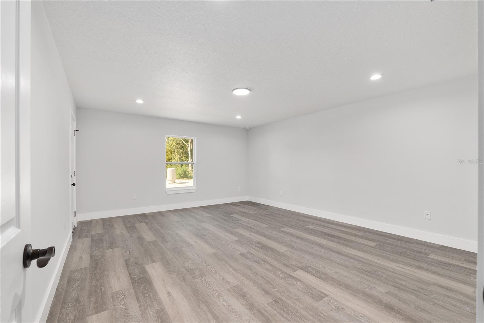MARION OAKS - Residential