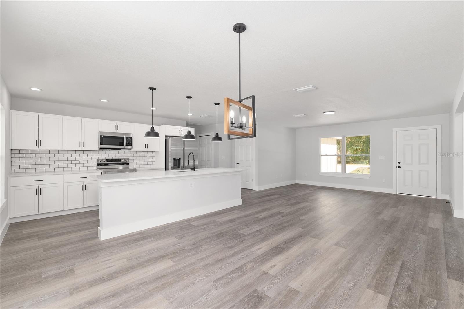 MARION OAKS - Residential