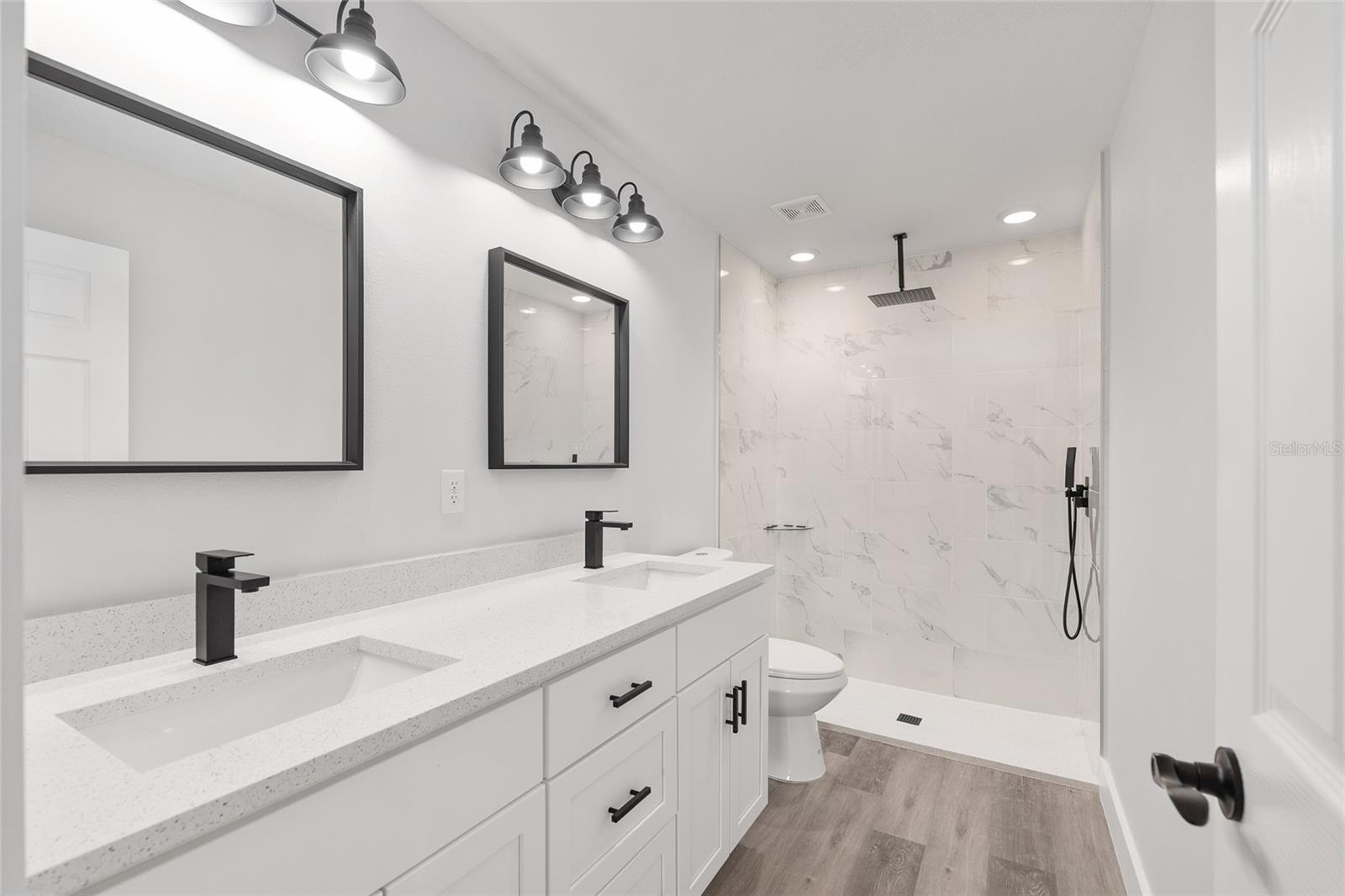 MARION OAKS - Residential