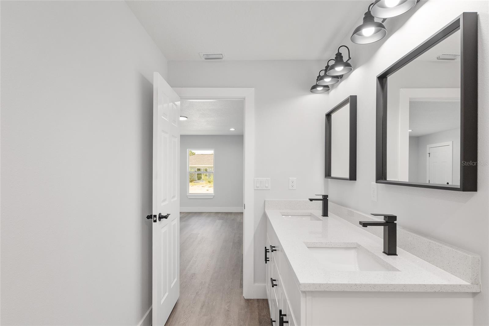 MARION OAKS - Residential