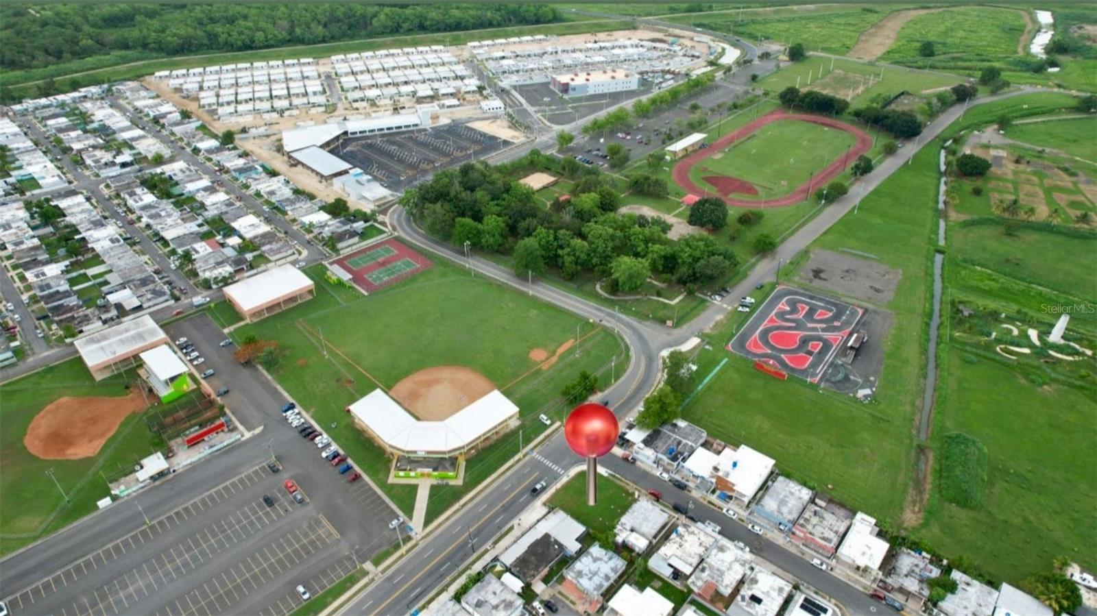LAND FOR SALE – BARCELONETA, PR
Flat land of 502.95 m² with intermediate commercial zoning available for sale, located in a high-growth urban development area in Barceloneta.
Strategic location:
Close to Barceloneta’s downtown area
Near a small shopping center
Expansion zone with high vehicle and pedestrian traffic
Key features:
Total area: 502.95 m²
Completely flat lot
Equipped with water and electricity connections
Suitable for either commercial use or residential development
An excellent investment opportunity in an area with strong growth potential.