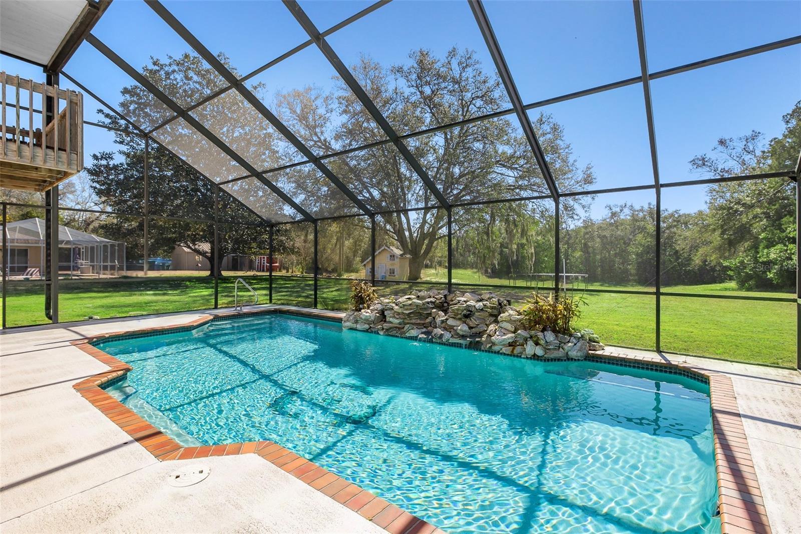 SUTTON PLACE - Residential